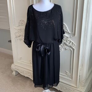 Jessica Howard cold shoulder sleeve dress